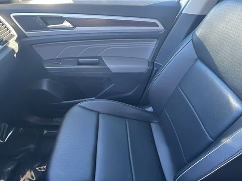 Used 2022 Volkswagen Atlas SE image 12