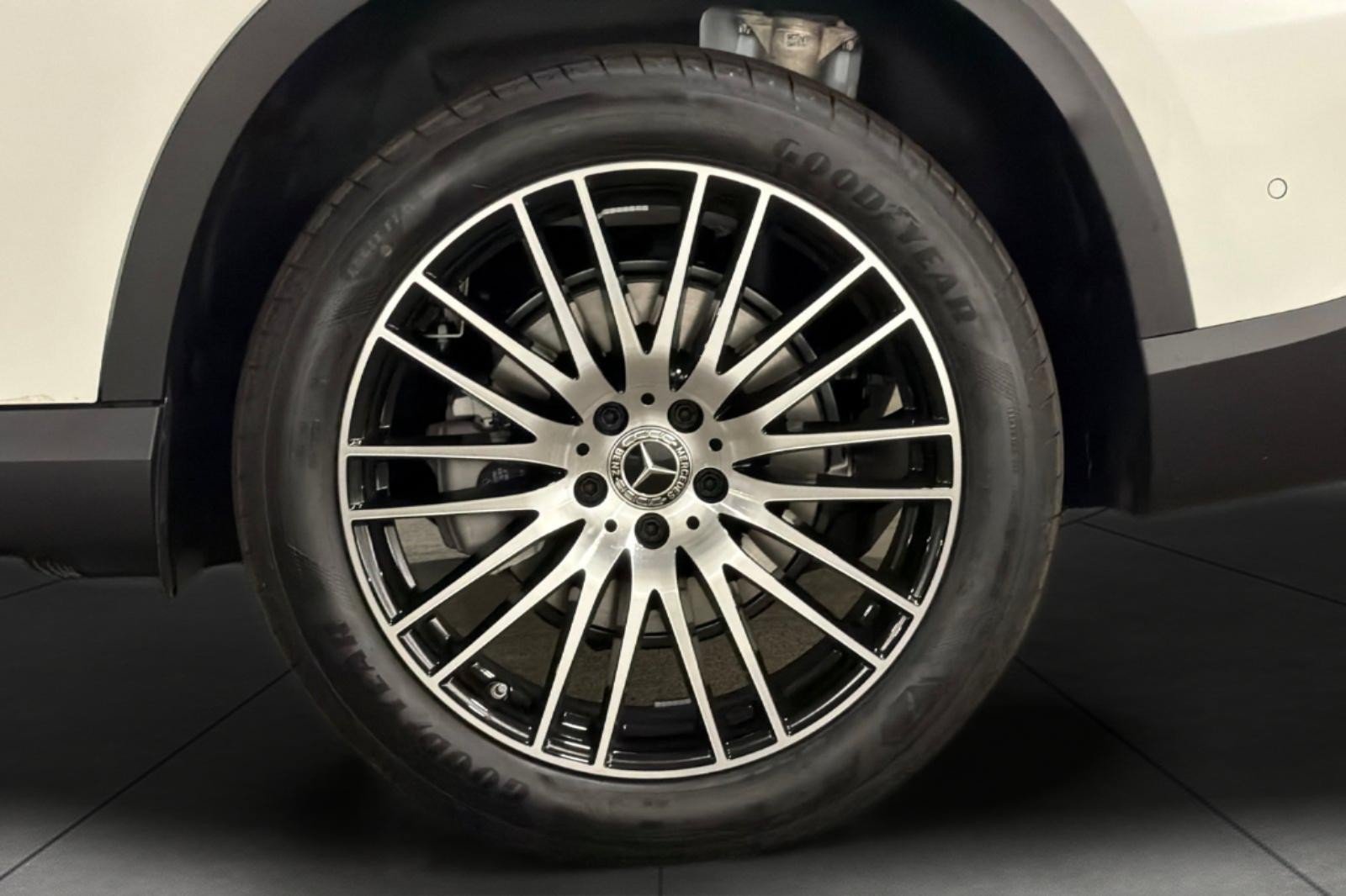 New 2026 Mercedes-Benz GLC 300 image 25