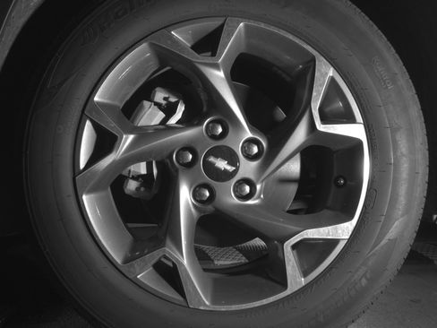 Used 2025 Chevrolet Trax LT image 12