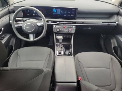 Used 2025 Hyundai Tucson SE FWD image 11