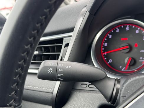 Used 2018 Toyota Camry XSE image 20