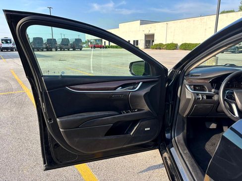 Used 2017 Cadillac XTS Luxury image 11