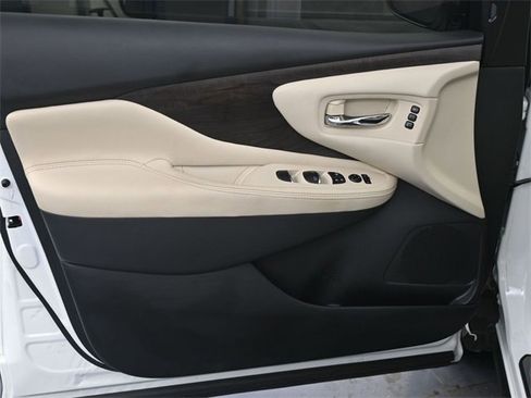 Used 2023 Nissan Murano Platinum w/ Cargo Package image 9