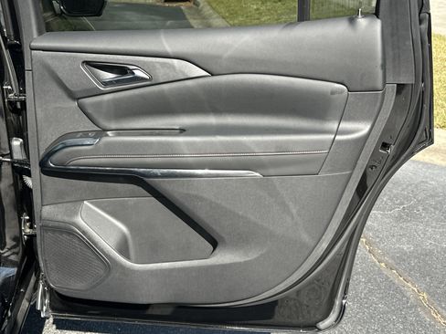 Certified 2024 Chevrolet Traverse Z71 w/ LPO, Floor Liner Package AWD/4WD image 18