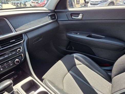 Used 2018 Kia Optima S FWD image 35