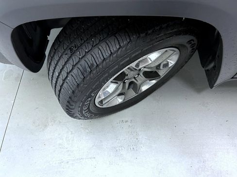 Used 2019 Jeep Cherokee Trailhawk w/ Cold Weather Group AWD/4WD image 23