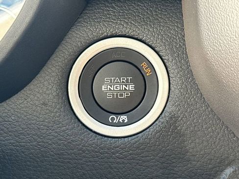 Used 2022 RAM 1500 Laramie image 34