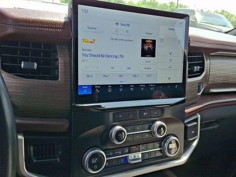 Used 2024 Ford Expedition Max Limited AWD/4WD image 24