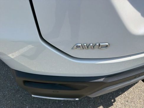 Used 2023 Honda Pilot Touring image 6