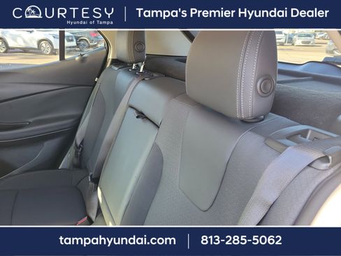 Used 2022 Buick Encore GX Select image 9