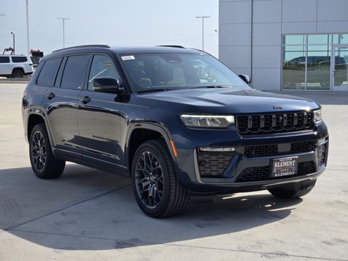 New 2026 Jeep Grand Cherokee L Summit w/ Obsidian Package AWD/4WD image 3