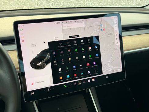 Used 2018 Tesla Model 3 Mid Range RWD image 33