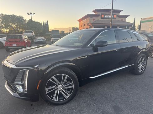Used 2026 Cadillac Lyriq Luxury RWD image 3