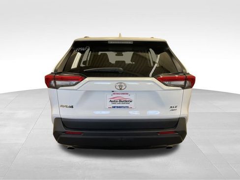 Used 2022 Toyota RAV4 XLE w/ Convenience Package AWD/4WD image 6