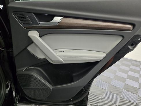 Certified 2025 Audi Q5 2.0T Premium Plus w/ Premium Plus Package image 26