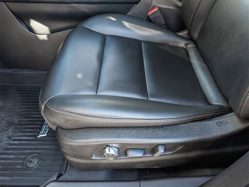 Used 2021 Cadillac XT4 Sport w/ Cold Weather Package image 10