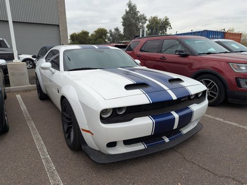 Used 2019 Dodge Challenger SRT Hellcat image 3