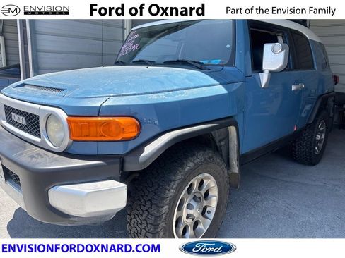 Used 2012 Toyota FJ Cruiser 4WD w/ Convenience Pkg image 1