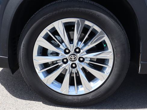Used 2024 Toyota Grand Highlander AWD image 20