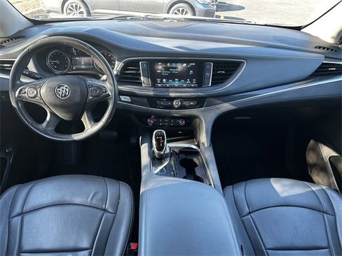 Used 2019 Buick Enclave Essence image 4