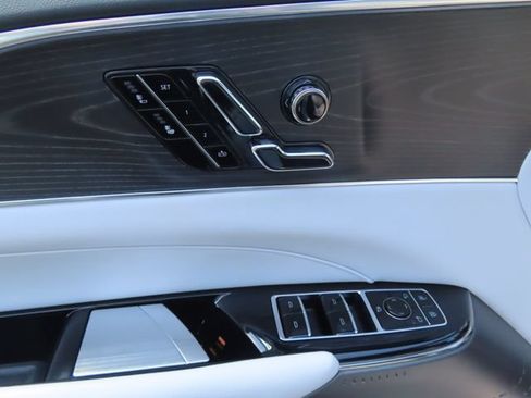 Certified 2024 Cadillac Lyriq Luxury RWD image 10