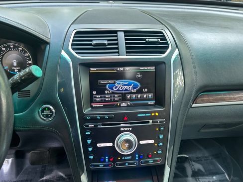 Used 2016 Ford Explorer Platinum AWD/4WD image 19