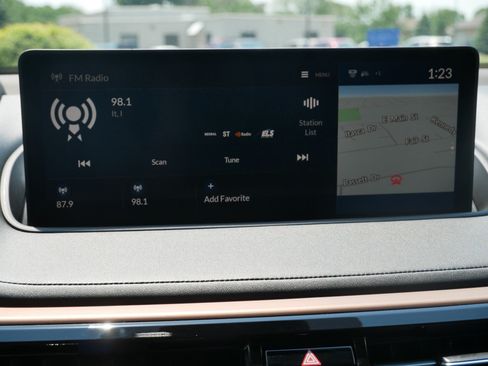 Used 2024 Acura MDX SH-AWD w/ Technology Package image 22