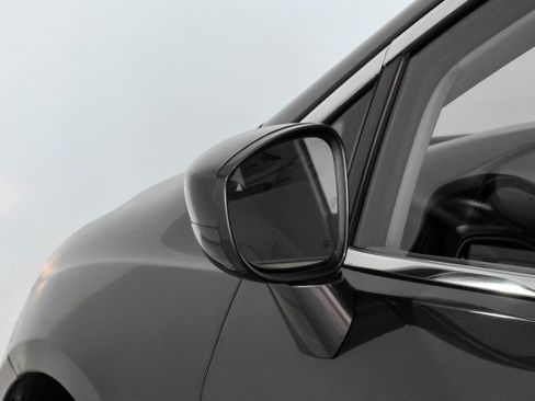 Used 2019 Chrysler Pacifica Touring-L FWD image 37