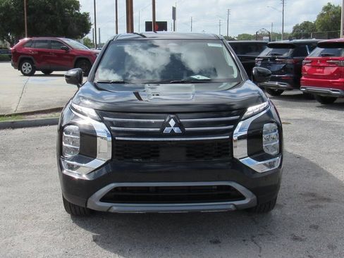 New 2025 Mitsubishi Outlander SE image 7