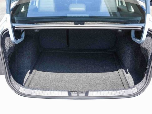 New 2026 Volkswagen Jetta SE FWD image 12