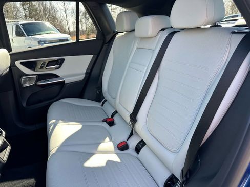 Used 2023 Mercedes-Benz GLC 300 image 27