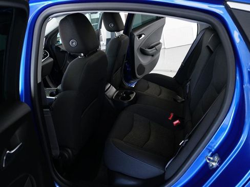 Used 2017 Chevrolet Volt LT w/ Comfort Package image 10