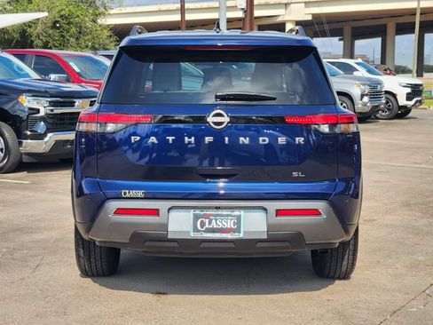 Used 2026 Nissan Pathfinder SL FWD image 6