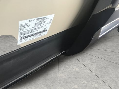 Used 2018 Ford Explorer XLT w/ Equipment Group 202A image 32