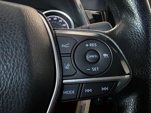 Used 2022 Toyota Camry LE image 10