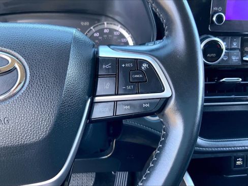Certified 2024 Toyota Highlander LE image 24