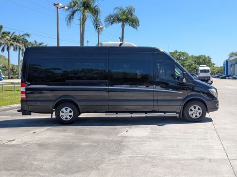 Used 2015 Mercedes-Benz Sprinter 2500 image 4