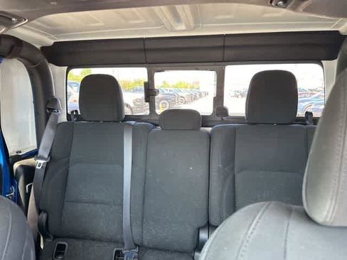 Used 2021 Jeep Gladiator Sport image 5
