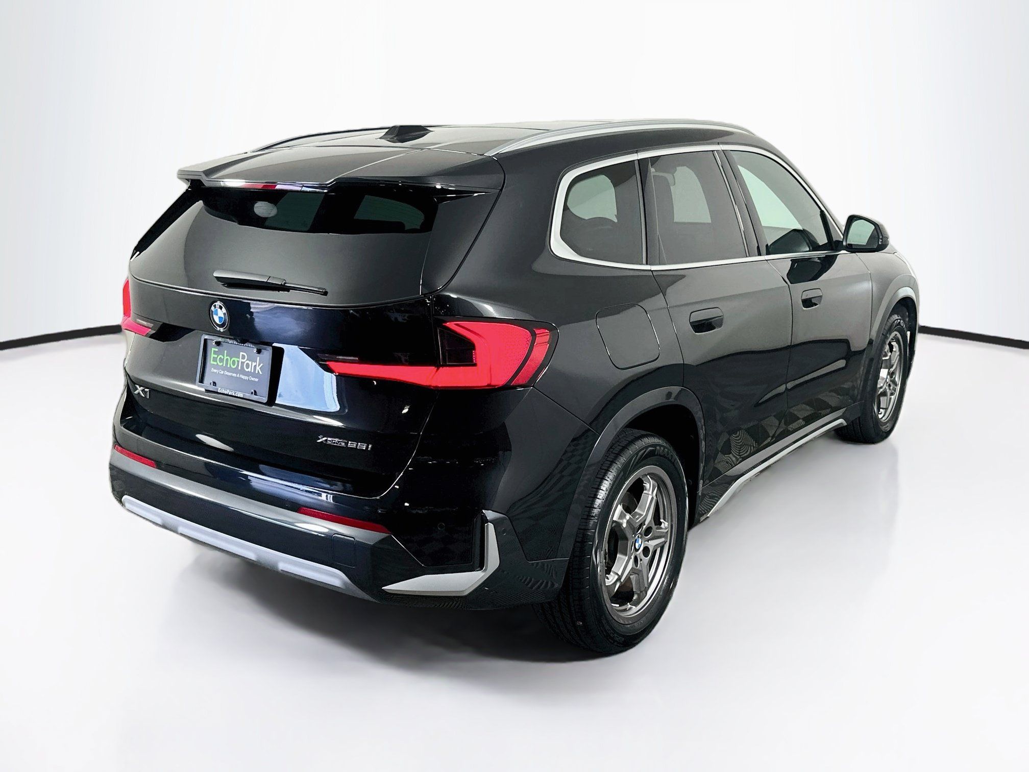 Used 2026 BMW X1 xDrive28i AWD/4WD image 9