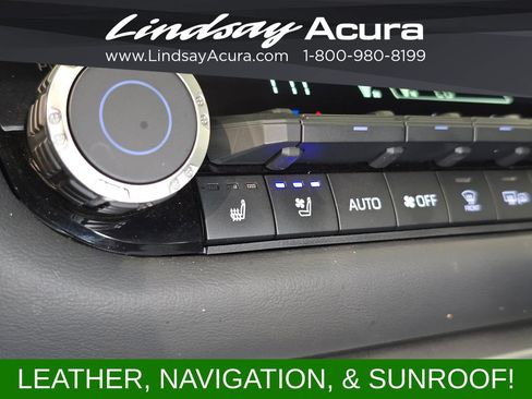 Used 2025 Toyota Sequoia Platinum AWD/4WD image 17
