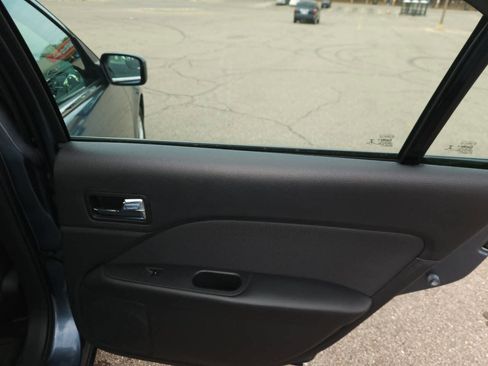 Used 2012 Ford Fusion SE FWD image 15