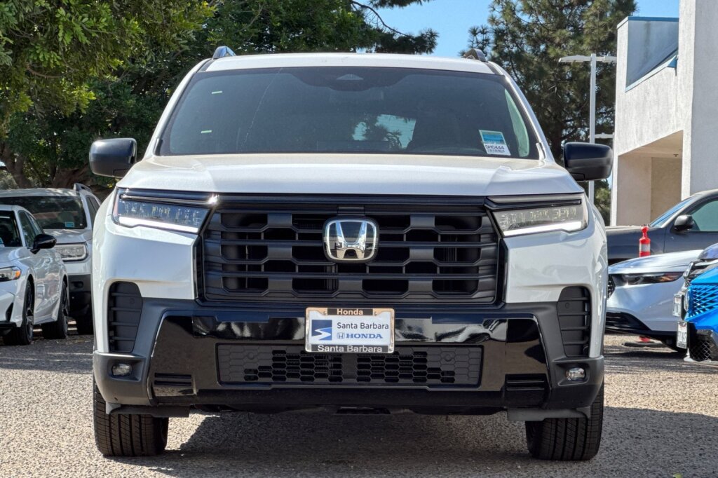 New 2026 Honda Pilot Sport image 9