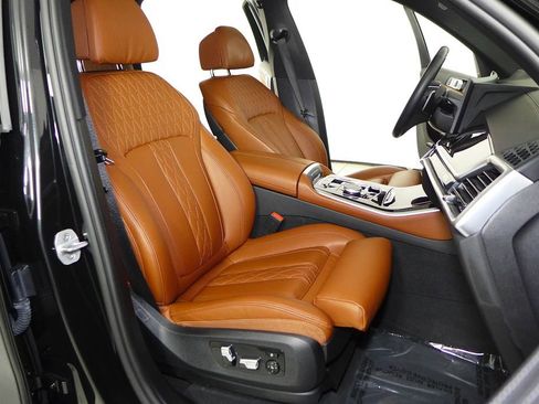 Certified 2024 BMW X5 xDrive50e w/ Premium Package AWD/4WD image 19