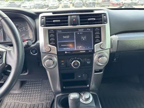 Used 2022 Toyota 4Runner SR5 Premium w/ Moonroof Package AWD/4WD image 18