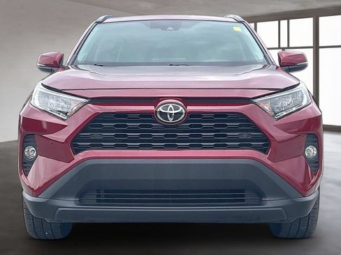 Used 2020 Toyota RAV4 XLE Premium FWD image 2