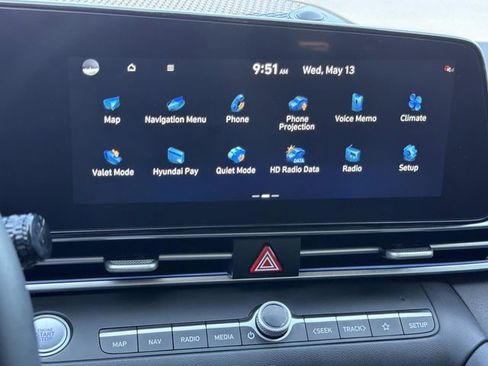 Used 2025 Hyundai Elantra SEL FWD image 28