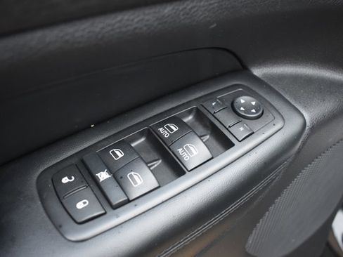 Used 2017 Jeep Grand Cherokee Altitude image 13