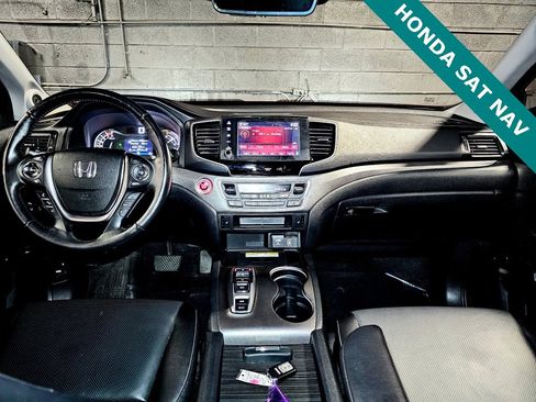 Used 2022 Honda Ridgeline RTL-E image 2