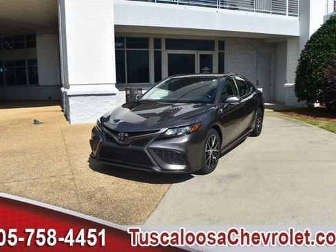 Used 2024 Toyota Camry SE FWD image 5