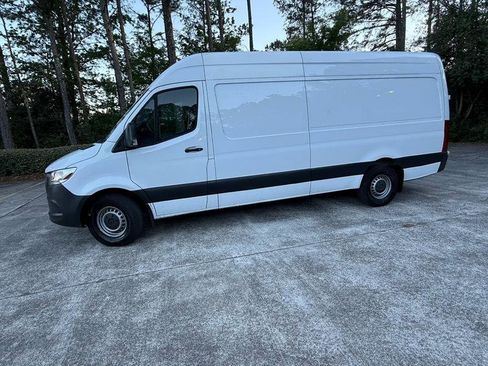 Used 2021 Mercedes-Benz Sprinter 2500 image 9